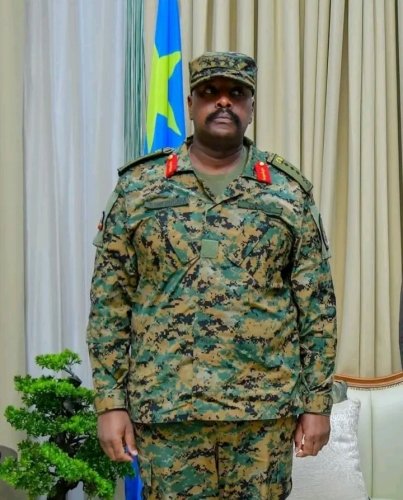  RDC-OUGANDA: Le général ougandais Muhoozi Kainerugaba, Chef d’état-major de l’armée ougandaise promet de traquer et neutraliser les Wazalendo où  qu’ils se trouvent sauf s'ils se rendent.  